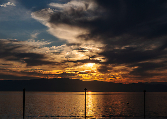 포토 JPG 해외이미지 실루엣 호수 파도 바다 컬러 백그라운드 오렌지 자연 하늘 추상 사람없음 가로 빨간색 물 빛 햇빛 태양 뷰티 반사 평화 일출 맑음 침묵 황혼 일몰 새벽 황금 저녁 상승 장면 천국 스카이라인 흐림 웅장함 잔물결 스플래쉬 수평선 해외202309 해외포토 자연요소 물결 컨셉 무늬 과일 날씨 촬영기법 노을 소리 야간 생태계 파일형식