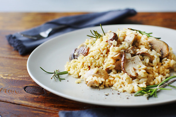 포토 JPG 해외이미지 전통 접시 문화 음식 다이어트 채소 밥 양파 파슬리 건강 요리 사람없음 갈색 식사 저녁식사 버섯 이탈리아 흰색 신선 고명 맛 인도인 준비 올리브 냅킨 상승 후추 로즈메리 점심식사 리조또 채식주의자 맛있는 해외202309 해외포토 외국인 식기 열매 유럽 컬러 컨셉 동양인 허브 향신료 채식 파일형식