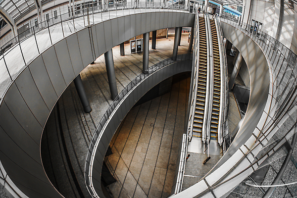 포토 JPG 해외이미지 비즈니스 지붕 풍경 사람없음 야외 건물 도시풍경 사무실 계단 고층빌딩 도시 도쿄 에스컬레이터 해외202309 해외포토 건축물 빌딩 일본 파일형식