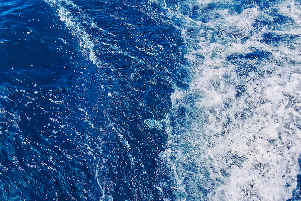 포토 JPG 해외이미지 물결 파도 바다 여행 백그라운드 패턴 모션 자연 표면 추상 휴가 풍경 사람없음 물 여름 파란색 빛 햇빛 우주 힘 거품 흰색 떨어짐 정상 순수 질감 폭풍 내추럴 깊이 잔물결 터키석 폭풍우 해외202309 해외포토 자연요소 계절 컬러 컨셉 무늬 날씨 태양 비_날씨 보석 자연재해 생태계 파일형식