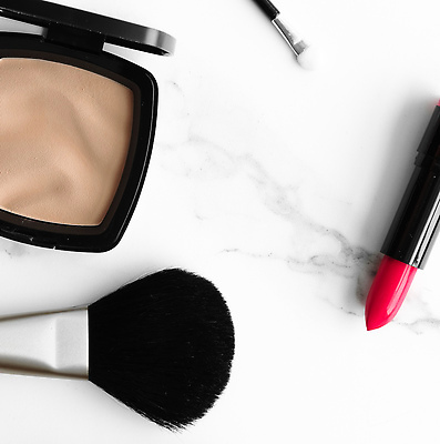 포토 JPG 해외이미지 백그라운드 사람없음 립스틱 고급 대리석 메이크업브러쉬 파운데이션 해외202309 해외포토 컨셉 재료 화장품 붓 파일형식