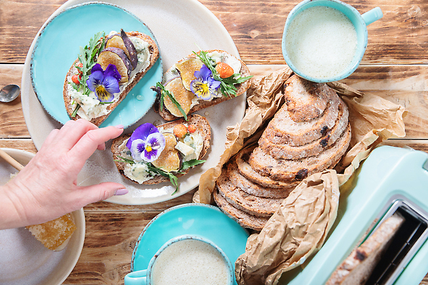 포토 JPG 해외이미지 전통 음식 빵 백그라운드 다이어트 토마토 채소 방울토마토 치즈 샌드위치 건강 육류 요리 사람없음 목재 빨간색 초록색 식사 저녁식사 이탈리아 튀김 신선 맛 아침식사 지중해 카나페 브런치 토스트 레시피 모음 꿀 건강식 무화과 점심식사 모짜렐라치즈 뷔페 브루스케타 채식주의자 핸드메이드 맛있는 리코타치즈 해외202309 해외포토 나무 유럽 바다 컬러 컨셉 과일 식재료 재료 유제품 서양음식 채식 파일형식