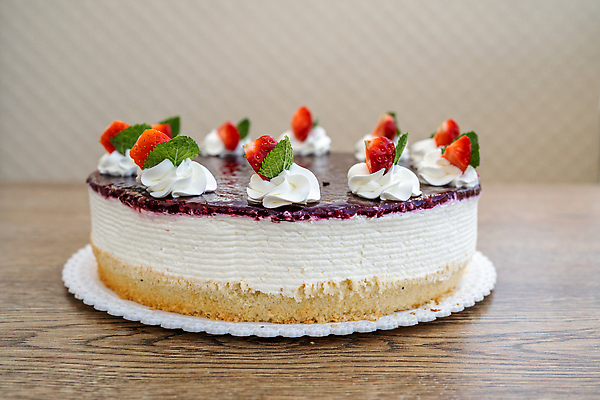 포토 JPG 해외이미지 접시 음식 조각 결혼 백그라운드 잎 과일 탁자 딸기 휴가 디저트 건강 요리 이벤트 사람없음 장식 빨간색 뷰티 파티 케이크 주방 식사 봄 빵집 흰색 신선 생일 달콤 맛 굽기 크림 타르트 페스츄리 핸드메이드 맛있는 해외202309 해외포토 식물 식기 계절 기념일 빵 컬러 가구 컨셉 상점 구이 파이_빵 파일형식