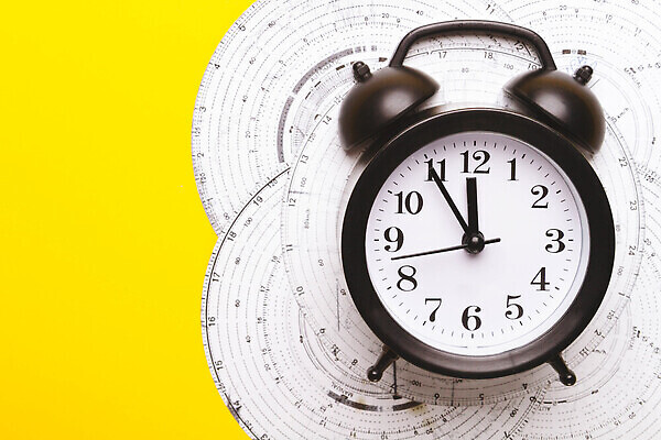 포토 JPG 해외이미지 교통시설 모션 자동차 그래프 휴식 사람없음 그래픽 전자제품 컴퓨터 디지털 공백 장비 시간 디스크 작업 신용카드 운전사 경찰 인쇄 위험 속도 문서 아날로그 짐차 무거움 계량기 속도계 자격증 제어 한계 해외202309 해외포토 직업 육상교통 교통 컨셉 금융 무게 질병 시설 증명서 파일형식