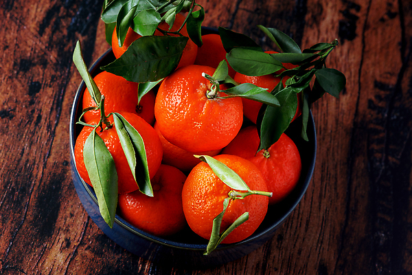 포토 JPG 해외이미지 접시 음식 백그라운드 잎 오렌지 과일 자연 탁자 귤 건강 사람없음 목재 초록색 파란색 껍질 시골 신선 도자기 그룹 스페인 달콤 포르투갈 유기농 아로마 모로코 내추럴 숙성 옛날 채식주의자 비건 맛있는 해외202309 해외포토 나무 식물 식기 웰빙 유럽 컬러 가구 재료 아프리카 맛 생태계 채식 파일형식