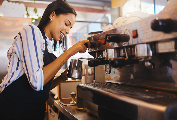 포토 JPG 해외이미지 응시 여자 사업가 성공 한명 성인 옆모습 상점 카페 잡기 사장 커피메이커 직원 자영업 바리스타 성인여자한명만 소상공인 우유스팀기 해외202309 해외포토 직업 1 시선 뷰포인트 컨셉 비즈니스 모션 사람 경제 상인 커피용품 여자한명만 성인여자만 파일형식