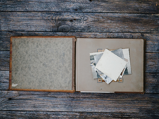 포토 JPG 해외이미지 템플릿 디자인 종이 백그라운드 추상 프레임 이야기 사람없음 목재 책 갈색 꼬리표 다이어리 쪽지 사진촬영 공백 추위 수확 골동품 신용카드 재산 앨범 편지 향수 그림 질감 복고 과거 페이지 찢어짐 구식 그런지 순간 스크랩북 양피지 옛날 스타일 비어있는 해외202309 해외포토 나무 컬러 컨셉 무늬 농업 재료 모션 금융 라벨 사무용품 촬영 화장품 파일형식