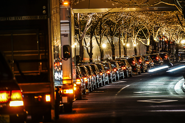 포토 JPG 해외이미지 도로 선 백그라운드 자동차 자연 조명 풍경 사람없음 건물 빛 일본 고층빌딩 운전 기둥 도시 도쿄 야간 택시 짐차 타임랩스 해외202309 해외포토 자연요소 건축물 건축 아시아 길 육상교통 교통시설 모션 승용차 촬영기법 빌딩 생태계 파일형식