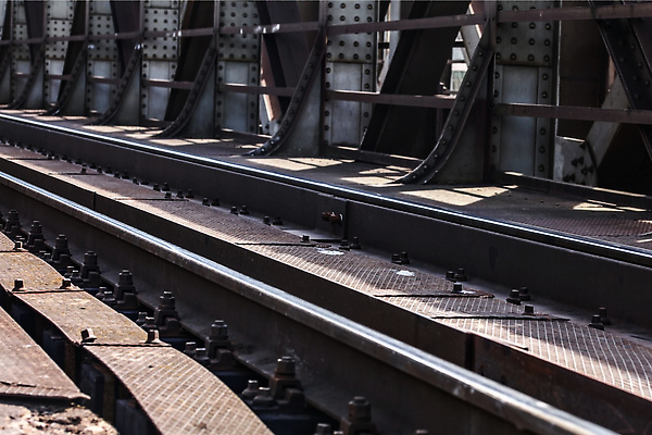 포토 JPG 해외이미지 접시 디자인 산업 도로 선 여행 백그라운드 교통시설 프레임 사람없음 야외 태양 금속 맑음 검은색 기계 기찻길 기차 나사 닫기 역 방향 철 묘사 부식 트랙 장면 무거움 공학 방법 선로 옛날 철강 해외202309 해외포토 자연요소 식기 교육 길 육상교통 컬러 교통 모션 재질 날씨 대중교통 공구 무게 시설 파일형식