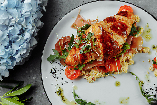 포토 JPG 해외이미지 접시 종이 음식 빵 2 채소 오렌지 재료 아침 치즈 샌드위치 건강 육류 사람없음 초록색 빛 주방 계란 식사 주스 봄 샐러드 튀김 흰색 시골 신선 황금 맛 아침식사 굽기 허브 햄 슬라이스 브런치 로즈메리 프랑스어 점심식사 스크램블 페스츄리 핸드메이드 맛있는 해외202309 해외포토 주간 식물 문자 식기 계절 음료 컬러 컨셉 과일 식재료 유제품 알 계란요리 구이 파일형식