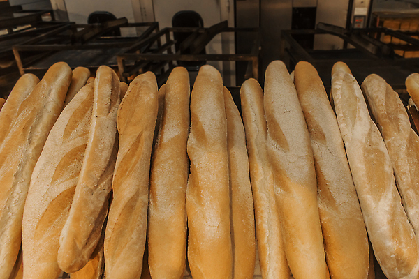 포토 JPG 해외이미지 1 전통 음식 백그라운드 탁자 아침 디저트 건강 요리 사람없음 목재 갈색 검은색 식사 카페 빵집 껍질 흰색 시골 신선 원형 달콤 맛 아침식사 바게트 상품 시리얼 밀 굽기 먹기 싱글 유기농 반죽 덩어리 내추럴 프랑스어 번 페스츄리 핸드메이드 맛있는 해외202309 해외포토 주간 도형 나무 문자 웰빙 빵 컬러 가구 컨셉 재료 모션 곡류 상점 구이 파일형식