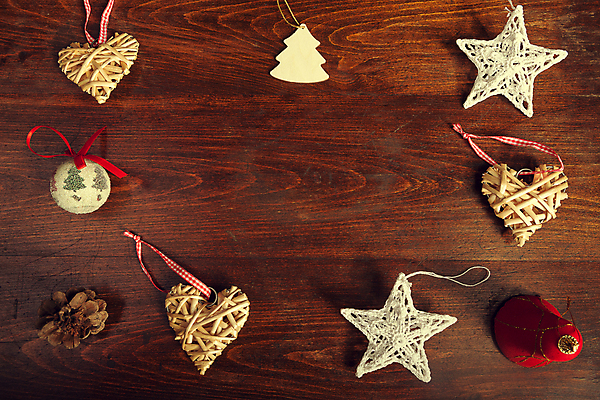 포토 JPG 해외이미지 별 크리스마스 사람없음 하이앵글 하트 오브젝트 크리스마스종 오너먼트 나무배경 해외202309 해외포토 자연요소 모양 기념일 뷰포인트 백그라운드 크리스마스장식 종 파일형식