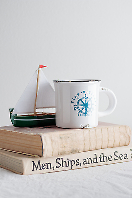 포토 JPG 해외이미지 커피 음료 음식 탁자 사람없음 책 컵 숟가락 카페 우유 머그컵 흰색 뜨거움 아침식사 오브젝트 고립 백자 해외202309 해외포토 식기 컬러 가구 유제품 수저 상점 식사 도자기 파일형식