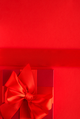 포토 JPG 해외이미지 리본 백그라운드 포장 선물 사람없음 빨간색 상자 화려 카피스페이스 해외202309 해외포토 컬러 컨셉 공백 파일형식