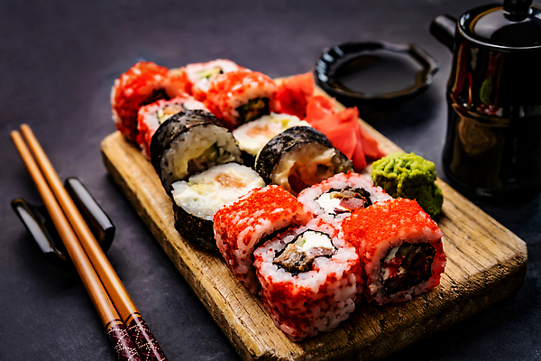 포토 JPG 해외이미지 전통 아시아 음식 젓가락 밥 건강 어류 동양인 사람없음 목재 세트 알약 식당 일본 검은색 식사 저녁식사 초밥 회 신선 해조류 맛 고추냉이 참치 해산물 준비 날것 롤 연어 생강 점심식사 대두 맛있는 해외202309 해외포토 나무 나라 컬러 컨셉 채소 재료 수저 인종 약 상점 수중동물 양념 해양식물 일본음식 파일형식