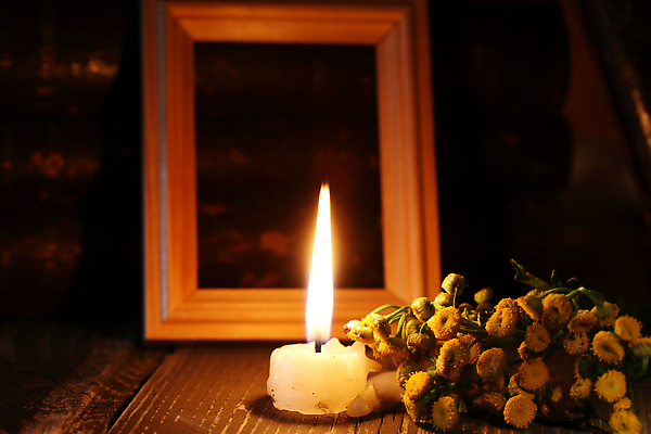 포토 JPG 해외이미지 전통 꽃 종교 액자 백그라운드 컨셉 촛불 불 추상 불꽃 조명 따뜻함 사람없음 빛 한개 믿음 어둠 힘 슬픔 감각 고독 야간 저녁 명상 촛대 연소 광 심지 왁스 해외202309 해외포토 자연요소 식물 1 감정 무늬 초 파일형식