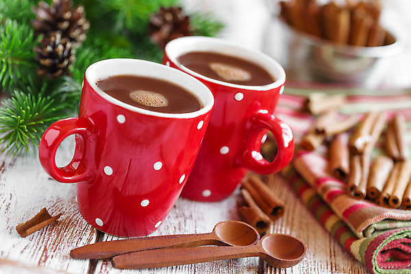 포토 JPG 해외이미지 행복 커피 음료 음식 겨울 탁자 디저트 따뜻함 사람없음 컵 빨간색 초콜릿 거품 머그컵 흰색 축하 뜨거움 액체 달콤 코코아 카카오 맛있는 해외202004 해외포토 식기 계절 감정 컬러 가구 컨셉 맛 파일형식