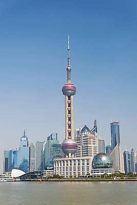 포토 JPG 해외이미지 아시아 여행 건축양식 동양인 풍경 사람없음 건물 여행객 고층빌딩 중국 도시 상하이 강가 스카이라인 해외202004 해외포토 건축물 건축 나라 사람 인종 빌딩 강 파일형식