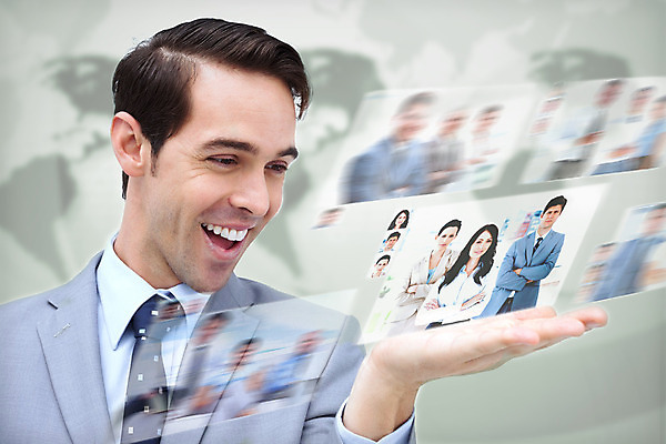 포토 JPG 해외이미지 백인 여자 남자 40대 중년 50대 비즈니스 서기 들기 여러명 상반신 20대 성인 앞모습 30대 글로벌 스크린 직장인 비즈니스맨 선택 직원 채용 해외202004 해외포토 서양인 직업 뷰포인트 다수 컨셉 모션 사람 청년 장년 파일형식