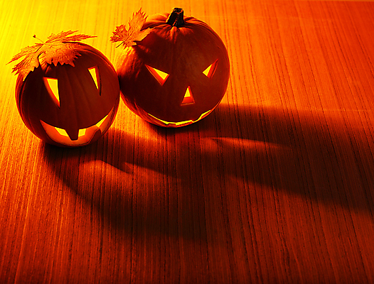 포토 JPG 해외이미지 전통 계절 행복 음식 조각 백그라운드 잎 채소 촛불 호박 미소 웃음 사람없음 목재 장식 빨간색 빛 노란색 파티 어둠 할로윈 가을 등불 램프 야간 오브젝트 잭 10월 잭오랜턴 국경 해외202004 해외포토 자연요소 나무 식물 감정 컬러 재료 초 조명 표정 이벤트 날짜 파일형식