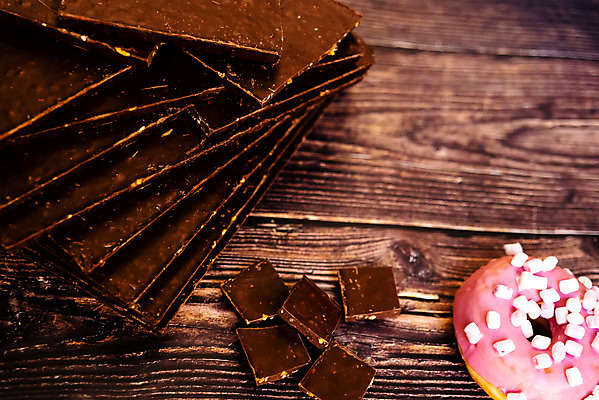 포토 JPG 해외이미지 음식 분홍색 백그라운드 다이어트 디저트 사탕 사람없음 목재 컬러풀 갈색 초콜릿 얼음 여러개 빵집 도넛 달콤 맛 아침식사 폐기물 설탕 굽기 먹기 반죽 토핑 칼로리 충동구매 고립 반투명 페스츄리 해로움 많음 프로스팅 맛있는 해외202004 얼림 해외포토 자연요소 나무 빵 컬러 다수 컨셉 재료 모션 건강 쇼핑 상점 식사 쓰레기 구이 제빵 과소비 파일형식