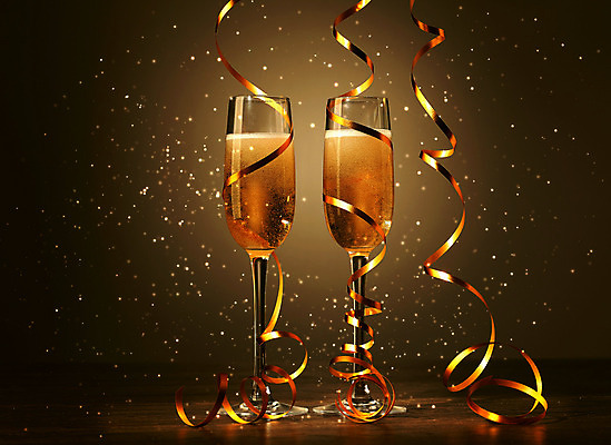 포토 JPG 해외이미지 디자인 기념일 행복 리본 음료 백그라운드 크리스마스 겨울 검은배경 새로움 기념 선물 사랑 사람없음 빛 상자 파티 축제 낭만 축하 알코올 샴페인 샴페인잔 해외202004 해외포토 계절 감정 컨셉 술잔 주류 이벤트 검은색 파일형식