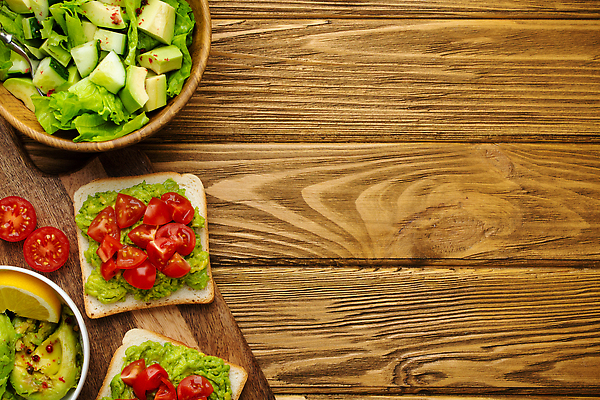 포토 JPG 해외이미지 토마토 오이 사람없음 샐러드 양상추 레몬 식빵 나무바닥 토스트 아보카도 나무그릇 나무도마 카피스페이스 오픈샌드위치 해외202309 해외포토 그릇 음식 빵 채소 과일 바닥 도마 샌드위치 목재 공백 파일형식