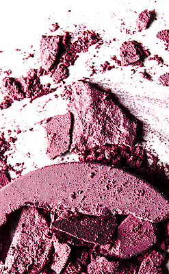 포토 JPG 해외이미지 사람없음 뷰티 보라색 손상 화려 흰배경 아이섀도 해외202309 해외포토 컬러 백그라운드 컨셉 화장품 흰색 파일형식