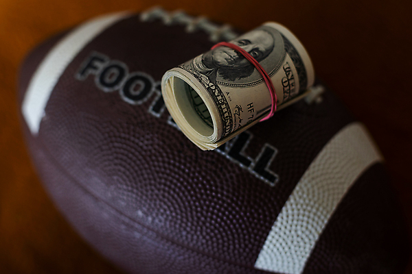 포토 JPG 해외이미지 돈 사람없음 도박 오브젝트 럭비공 해외202309 해외포토 공 재산 럭비용품 파일형식