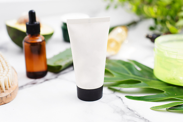 포토 JPG 해외이미지 식물 얼굴 백그라운드 컨셉 잎 신체 재료 포장 자연 건강 가면 사람없음 치료 초록색 뷰티 약 스파 화장품 젖음 촉촉함 흰색 신선 상품 정상 컨테이너 약국 허브 피부 크림 유기농 로션 패키지 테라피 내추럴 구성 돌봄 수분크림 알로에 해외202309 해외포토 웰빙 산업 컬러 의학 모션 신체부위 생태계 파일형식