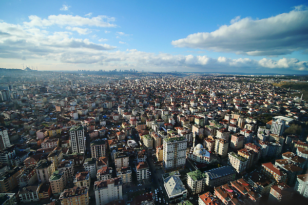 포토 JPG 해외이미지 외관 비즈니스 건축양식 하늘 지붕 부동산 거리 아파트 주택 이스탄불 안테나 풍경 사람없음 건물 경제 도시풍경 맑음 고층빌딩 일몰 도시 센터 재산 도심 지역 스카이라인 칠면조 랜드마크 해외202309 해외포토 건축물 건축 통신 조류 날씨 빌딩 금융 노을 파일형식 튀르키예