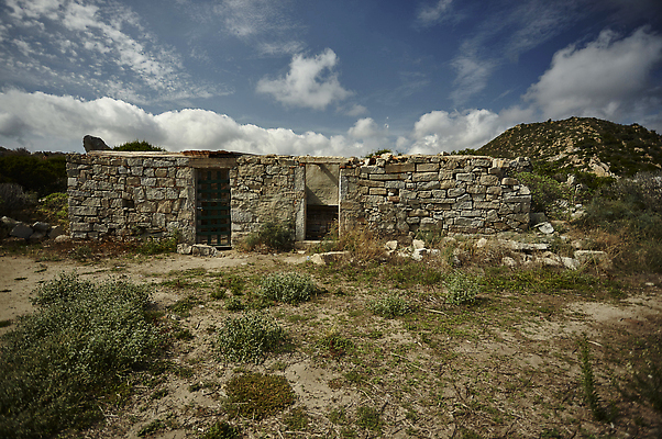 포토 JPG 해외이미지 나무 외관 유럽 문화 벽 여행 건축양식 자연 하늘 벽돌 산 주택 사람없음 야외 건물 초록색 파란색 탑 사막 골동품 시골 성 중세 역사 재산 유령 버리기 언덕 폐허 장면 타운 랜드마크 옛날 파멸 비어있는 해외202309 해외포토 식물 건축물 건축 나라 컬러 컨셉 모션 금융 도시 생태계 파일형식 소멸