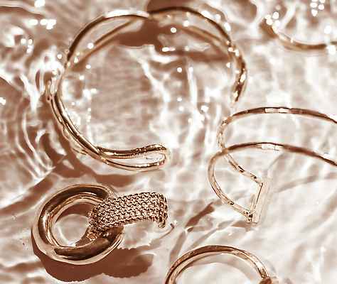 포토 JPG 해외이미지 물결 백그라운드 선물 사람없음 물 갈색 귀걸이 우아함 팬던트 해외202309 해외포토 자연요소 컬러 컨셉 장신구 파일형식