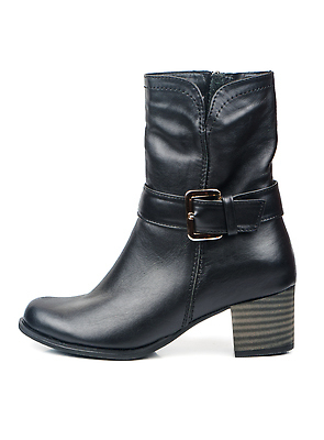 포토 JPG 해외이미지 모양 디자인 옷 여자 백그라운드 신발 겨울 새로움 부츠 사람 사람없음 뷰티 유행 검은색 흰색 화려 클래식 우아함 가죽 지퍼 고립 양발 스타일 유일 해외202309 해외포토 계절 컬러 컨셉 파일형식