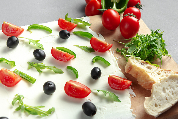 포토 JPG 해외이미지 접시 음식 빵 탁자 도마 요리 사람없음 목재 파티 식사 펼침 조미료 바이러스 맛 준비 질감 머리위 부드러움 토핑 버터 토막 소셜미디어 인기 입가심 실종 해외202309 해외포토 나무 식기 가구 컨셉 재료 모션 주방용품 이벤트 감각 사건 향미료 파일형식