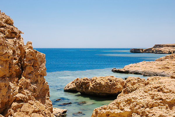 포토 JPG 해외이미지 바다 여행 자연 하늘 휴가 휴식 산 파노라마 이집트 해변 사람없음 빨간색 물 파란색 여행객 평화 환경 맑음 사막 만 투명 휴양지 이국적 터키석 파라다이스 혼자 코로나바이러스 해외202309 해외포토 자연요소 컬러 컨셉 아프리카 날씨 촬영기법 사람 장소 바이러스 보석 생태계 파일형식