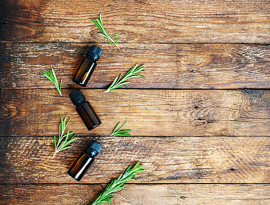 포토 JPG 해외이미지 음식 백그라운드 재료 자연 유리 프레임 건강 사람없음 목재 치료 초록색 뷰티 약 갈색 목욕 화장품 시골 신선 마사지 액체 약초 상품 피부 유기농 향기 냄새 아로마 향 아로마테라피 테라피 로즈메리 내추럴 에센스 추출 치료제 플랫레이 카피스페이스 해외202309 해외포토 나무 웰빙 컬러 의학 재질 신체부위 청결 공백 풀_식물 플랫 허브 생태계 파일형식