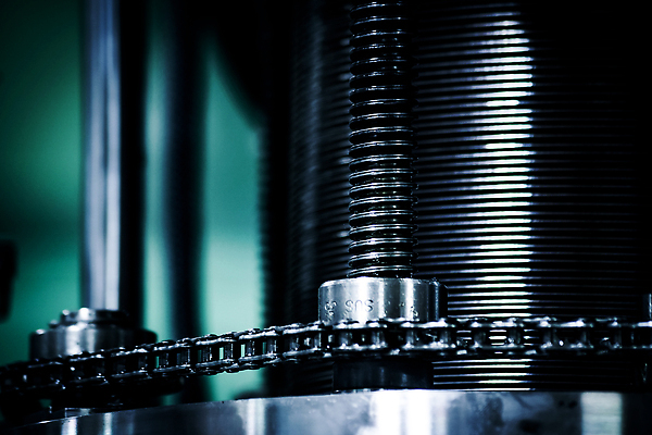 포토 JPG 해외이미지 식물 산업 비즈니스 통신 굴뚝 사람없음 건물 울타리 금속 기계 콘센트 플러그 암호 제조 위험 파이프 기관 배선 해외202309 해외포토 건축물 컨셉 재질 담장 한자 파일형식