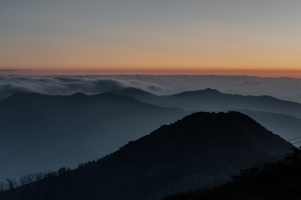 포토 JPG 해외이미지 나무 구름 꽃 호수 자연 하늘 불꽃 산 풍경 사람없음 여름 태양 뷰티 계곡 침묵 황혼 일몰 안개 전원 시골 호주 정상 오두막 언덕 해외202309 해외포토 자연요소 식물 계절 불 날씨 노을 소리 오세아니아 전기에너지 생태계 파일형식