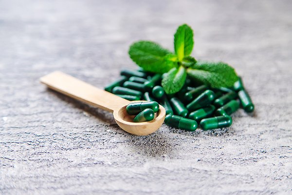 포토 JPG 해외이미지 배너 꽃 백그라운드 재료 사람없음 치료 여름 농작물 상자 뷰티 약 꼬리표 어둠 물방울 시골 기록 투명 약국 수집 민트 허브 유기농 질감 아로마테라피 내추럴 금잔화 추출 캐모마일 많음 카피스페이스 해외202309 해외포토 식물 웰빙 계절 컨셉 농업 의학 라벨 공백 테라피 파일형식