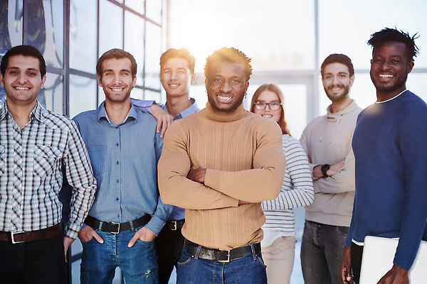 포토 JPG 해외이미지 백인 직업 여자 남자 비즈니스 성공 설계 노동자 실내 서기 사람 정장 여러명 가로 금융 사무실 비즈니스맨 비즈니스우먼 그룹 건축가 대표 디자이너 종업원 스마트 동료 직원 다민족 경영 고용 해외202309 해외포토 서양인 옷 다수 컨셉 관계 모션 내부 경제 구직 직장인 채용 파일형식