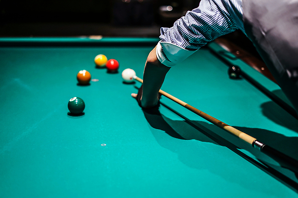 포토 JPG 해외이미지 라이프스타일 스포츠 유니폼 패턴 비즈니스 공 놀이 실내 경기 성인 취미 사람없음 초록색 컬러풀 세계 뷰티 경쟁 게임 대기 원형 막대기 젠틀맨 강렬 여의주 토너먼트 해외202309 해외포토 도형 옷 컬러 컨셉 무늬 사람 내부 생활 파일형식