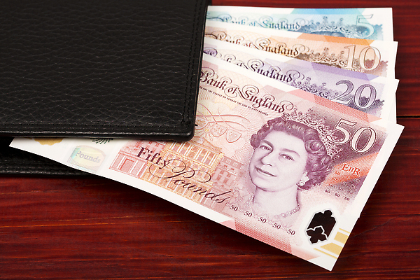 포토 JPG 해외이미지 종이 지폐 돈 비즈니스 잉글랜드 사람없음 금융 디지털 장비 지갑 오브젝트 결제 파운드 해외202309 해외포토 영국 경제 재산 파일형식