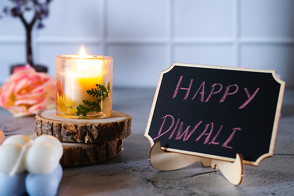 포토 JPG 해외이미지 전통 종교 문화 불 불꽃 사람없음 장식 빛 축제 어둠 램프 축하 신용카드 투명 기름 야간 분필 보케 점토 토기 연소 광 등잔 파스텔톤 핸드메이드 힌두교 해외202309 해외포토 자연요소 음식 컬러 컨셉 조명 금융 용기_그릇 초크 파일형식