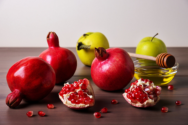 포토 JPG 해외이미지 전통 행복 종교 과일 휴가 디저트 새로움 이벤트 사람없음 빨간색 초록색 믿음 축제 희망 수확 기도 축하 신용카드 의식 달콤 맛 사과 9월 연도 심볼 석류 해피뉴이어 꿀 유대인 용서 가넷 숙성 유태교 이스라엘 해외202309 해외포토 감정 음식 컬러 컨셉 농업 금융 새해인사 날짜 보석 서아시아 파일형식