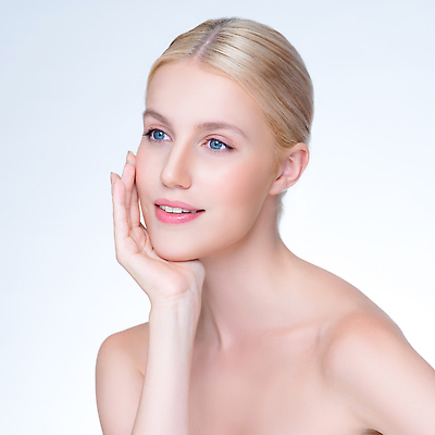 포토 JPG 해외이미지 응시 여자 한명 상반신 성인 뷰티 턱괴기 성인여자한명만 해외202309 해외포토 1 시선 모션 사람 여자한명만 성인여자만 파일형식