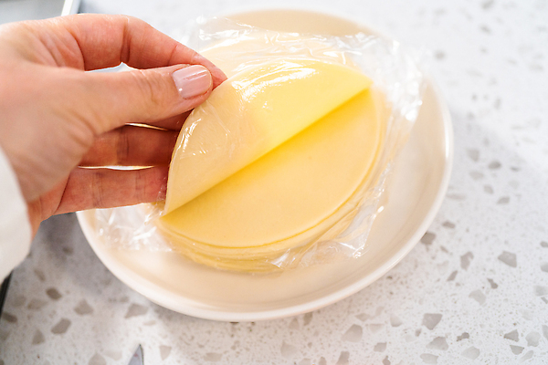 포토 JPG 해외이미지 빵 육류 요리 사람없음 굽기 준비 반죽 만들기 레시피 폭식 스터핑 파스텔톤 페스츄리 해외202309 해외포토 음식 컬러 식재료 모션 구이 파일형식