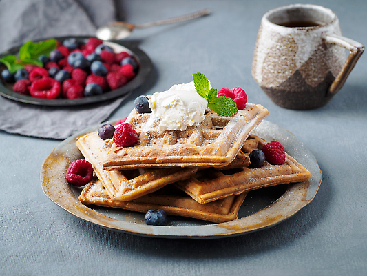 포토 JPG 해외이미지 접시 사람없음 커피잔 민트 벨기에 베리 와플 크림치즈 해외202309 해외포토 식기 커피 과일 디저트 잔 치즈 허브 서유럽 파일형식