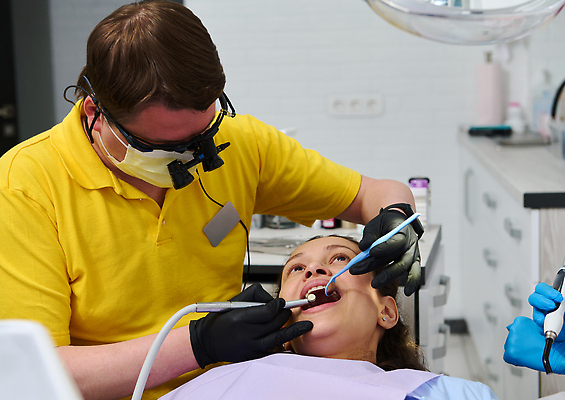 포토 JPG 해외이미지 직업 여자 의자 엄마 건강 치과 병원 사람 두명 치료 사무실 뷰티 약 건강관리 임신 쌍안경 장비 시험 환자 의사 입 치아 고객 연습 서비스 부식 치과의사 예방 약속 방문 테라피 순서 위생관리 치아교정 치통 구강학 해외202309 해외포토 교육 가구 비즈니스 의학 가족 관리 신체부위 망원경 의료진 소화기관 질병 교정 파일형식