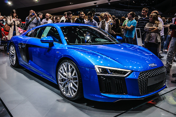 포토 JPG 해외이미지 모델 교통시설 자동차 이벤트 사람없음 파란색 세계 상점 힘 레이스 10 고급 8 전시회 속도 스포츠카 쇼 2015년 공평 R 모터쇼 자동 해외202309 해외포토 알파벳 육상교통 컬러 교통 컨셉 숫자 전시 연도 시설 파일형식